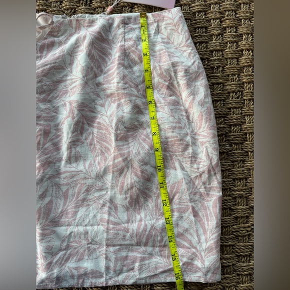 HELLO MOLLY It's Island Time Mini Skirt Pink NWT Size M - Picture 3 of 10